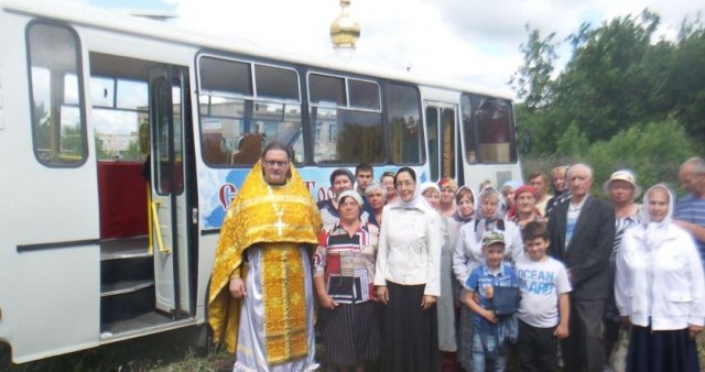 Автобус-храм совершает миссионерские поездки