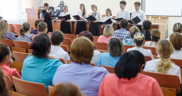 Православный хор дал концерт в роддоме