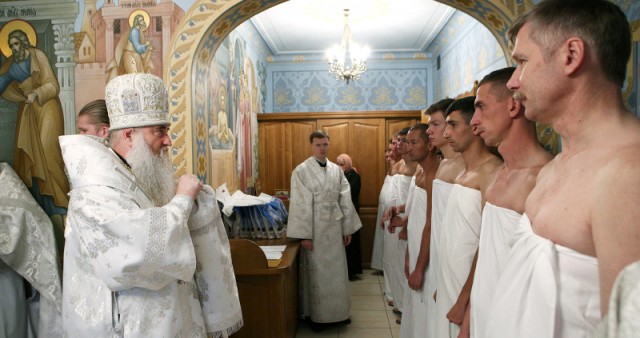 Крещальная литургия в Свято-Троицком кафедральном соборе г. Саратова