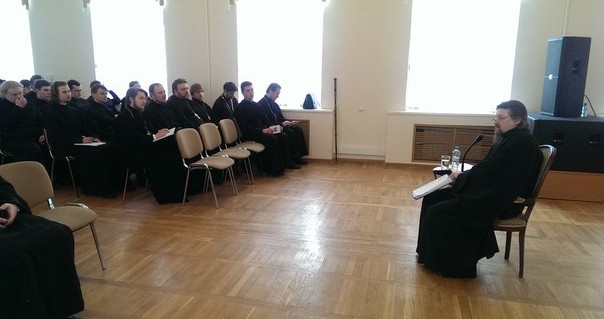 Митрополит Белгородский и Старооскольский Иоанн выступил перед семинаристами с лекцией "Мотивация православной миссии"