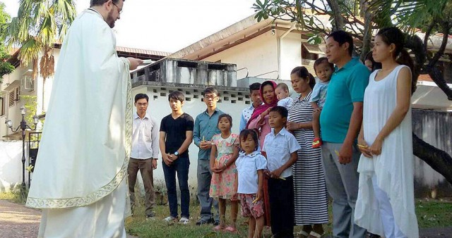 Две семьи кхмеров приняли Православие