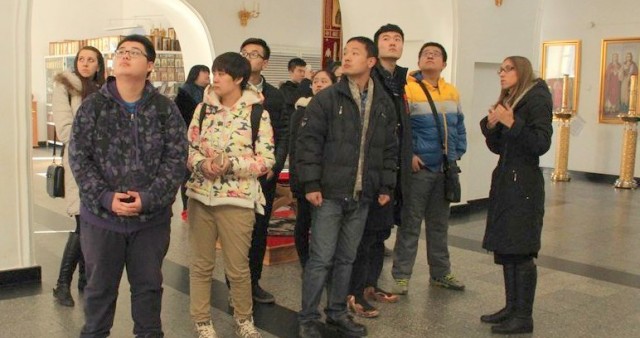 Китайским студентам АмГУ рассказали о том, что Бог есть Любовь