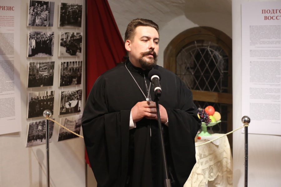 Священник Андрей Алексеев