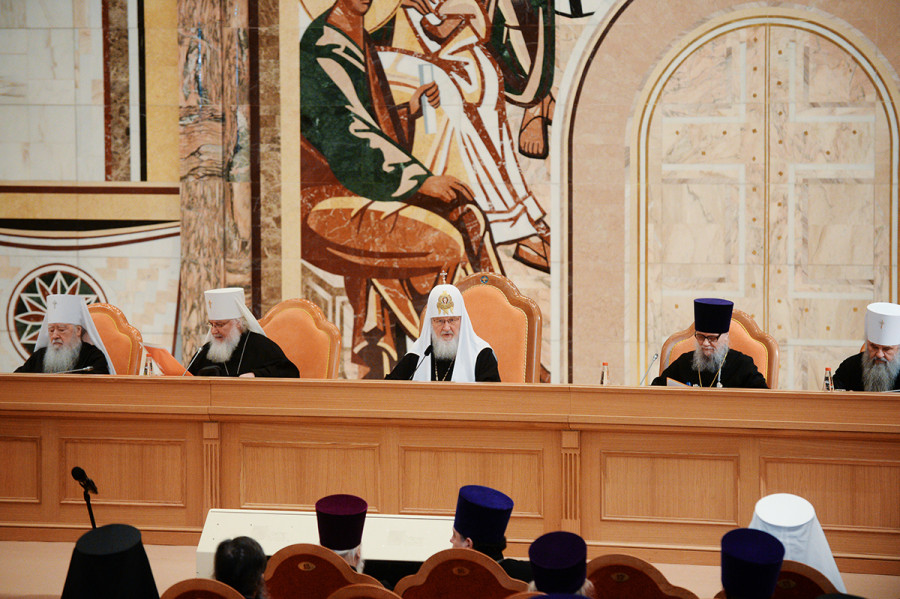 Патриарх Кирилл предложил заменить обычай преподносить Предстоятелю на праздники цветы сбором средств в пользу социальных учреждений