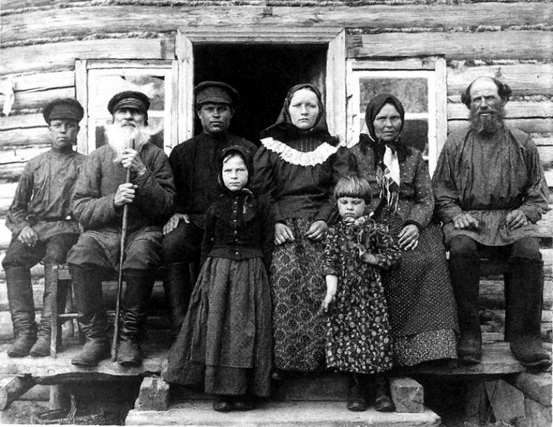 Крестьянская семья из Рязанской губернии, 1910 г.