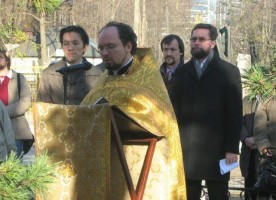 Священник Сергий Матюшин совершил молитву о жертвах политических репрессий на ...