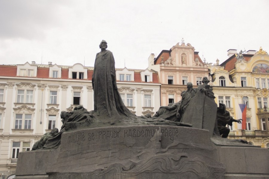 Памятник Яну Гусу в Праге