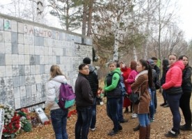 Студенты ИрГТУ почтили память жертв политических репрессий в Пивоварихе