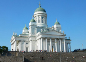 Финляндия: сотни мигрантов-мусульман принимают христианскую веру