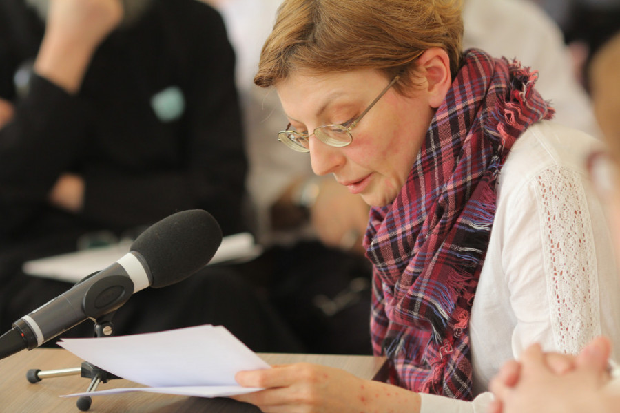 Зоя Дашевская, декан богословского факультета СФИ, сделала доклад «Представление о Церкви в чинах поставления на служение»