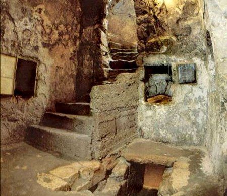 Гробница праведного Лазаря в Вифании