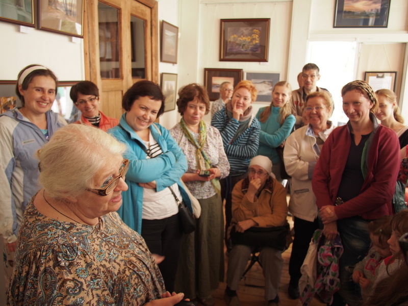 Наталья Грамолина с гостями из Введенского братства