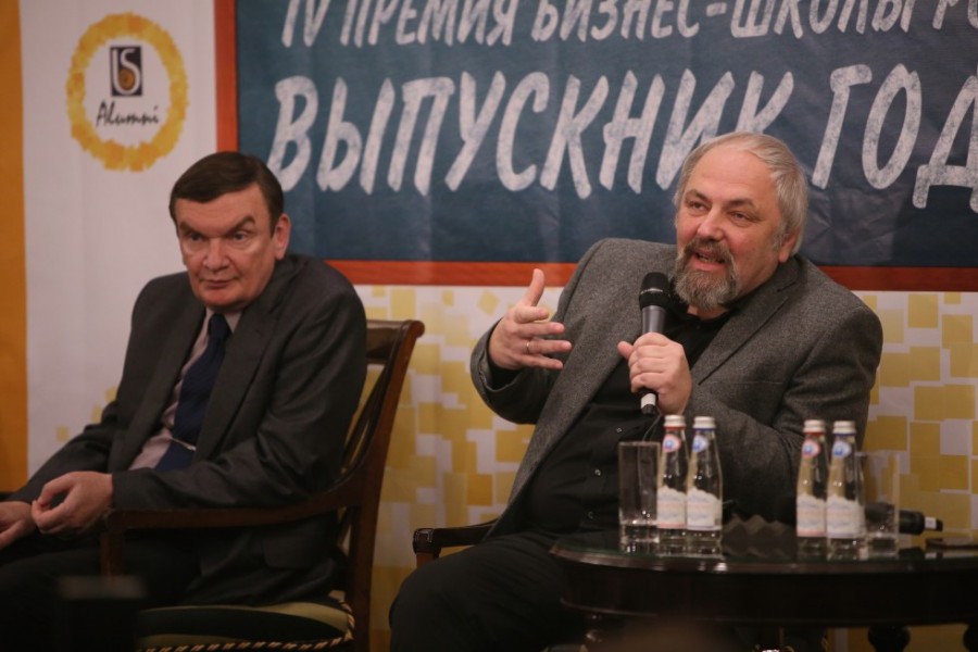 Феликс Разумовский (справа)
