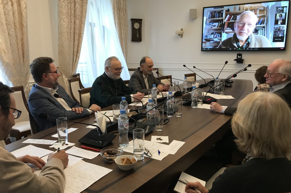 “Physics and Theology” round table discussion in St. Philaret’s Institute