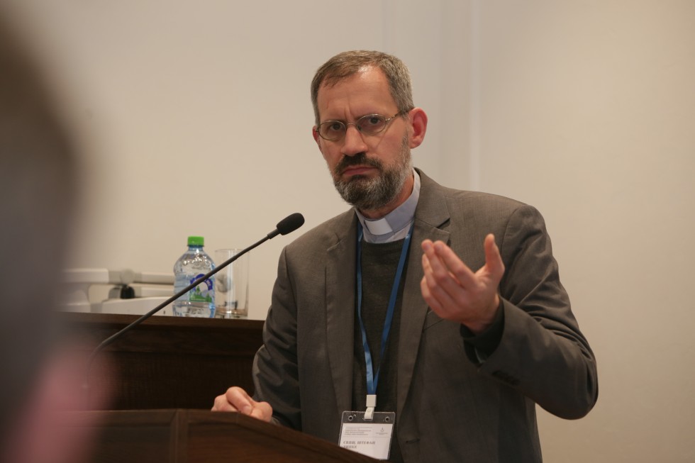 Священник Штефан Липке, S.J., директор Института святого Фомы в Москве