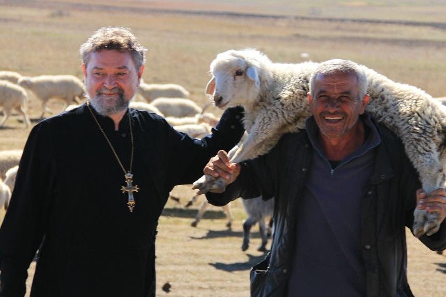Протоиерей Сергий Овсянников с грузинским пастухом.&nbsp;Фото: Джим Форест