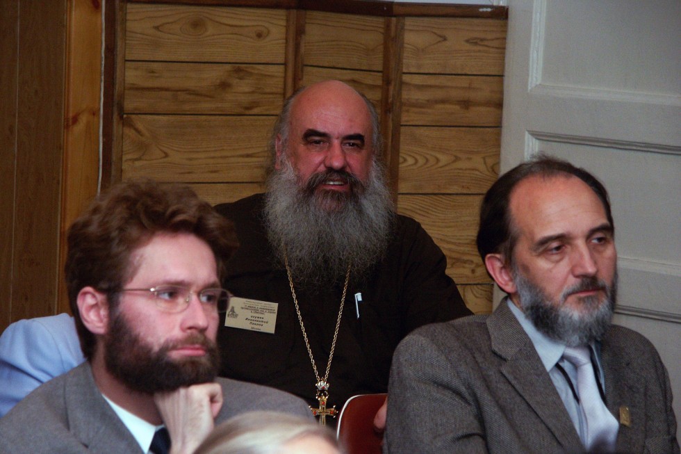 На конференции «О мирном и непримиримом противостоянии злу в церкви и обществе», 2005 год