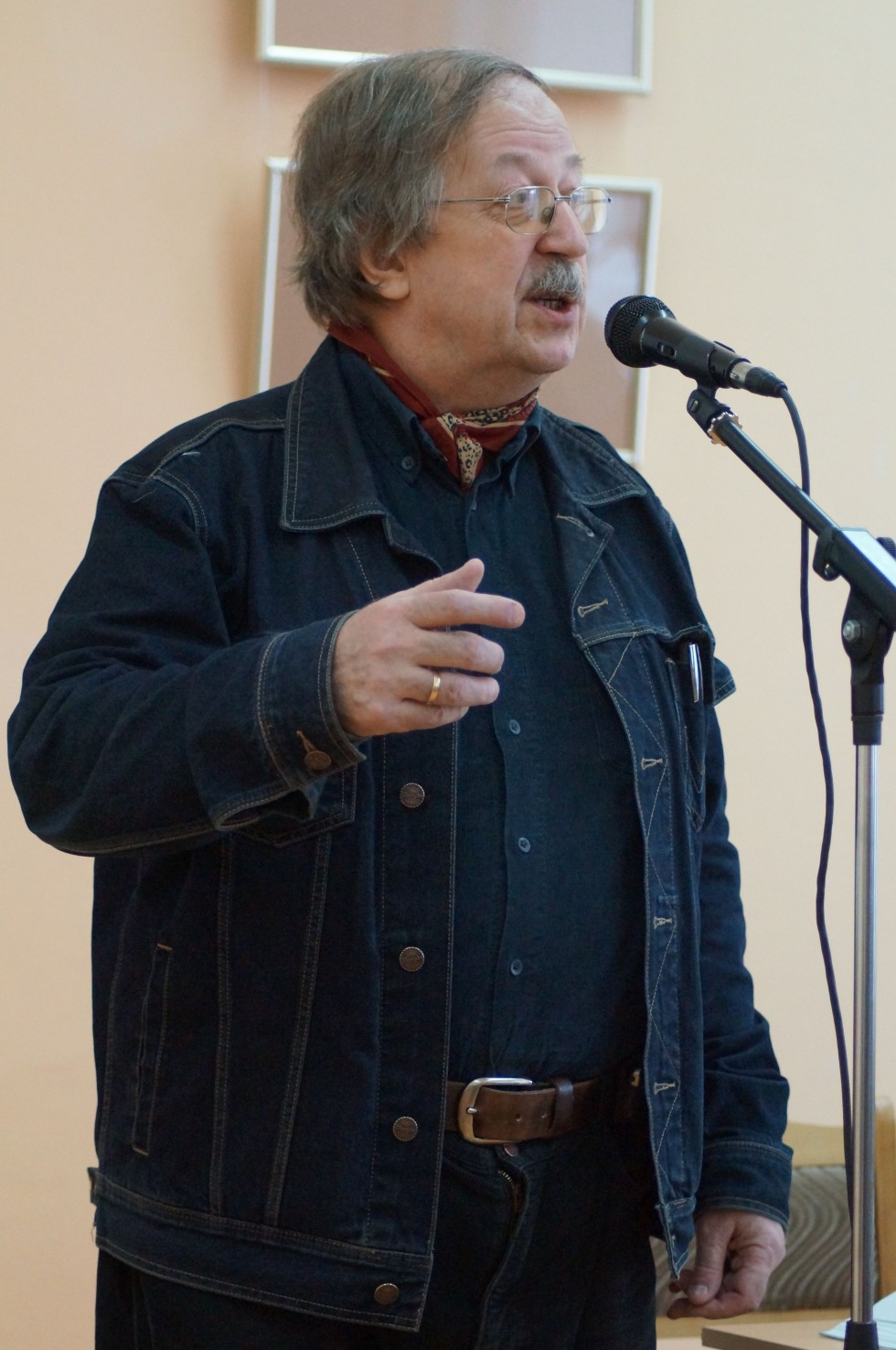 Игорь Кондаков, доктор философских наук, кандидат филологических наук, профессор РГГУ