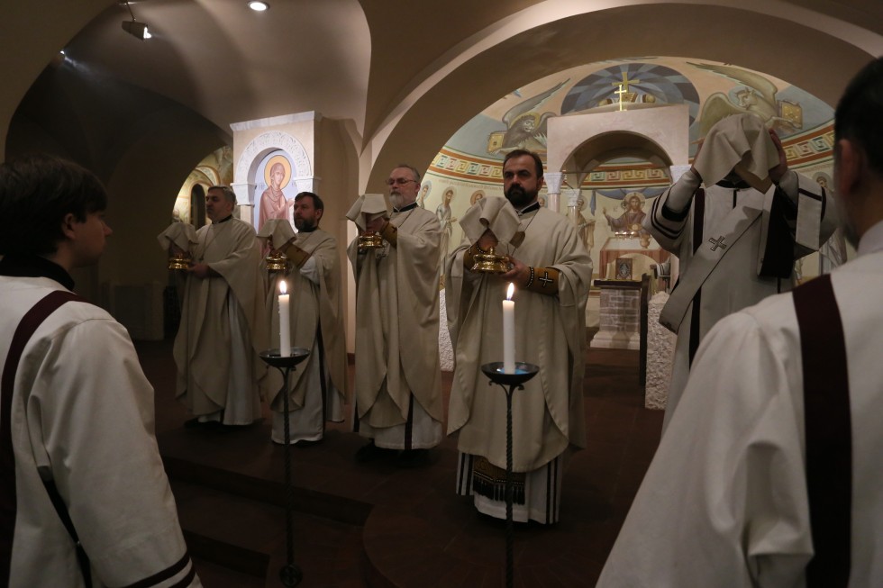 3 февраля участники конференции могли причаститься на литургии в нижнем храме Феодоровского собора 