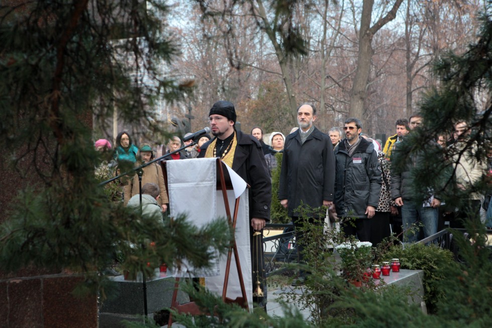 Commemorative prayer at Vagankovo Cemetery