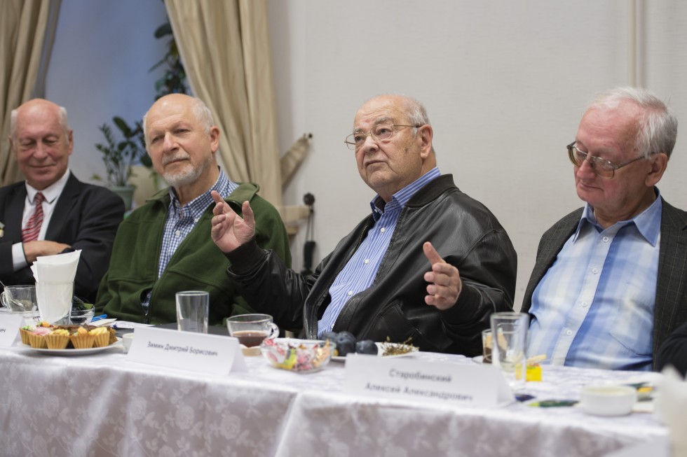 Aleksandr Bagrov, Gennadij Gorelik, Dmitrij Zimin, Aleksej Starobinskij at one of the “Physics and Theology” round table discussions in St. Philaret’s Institute