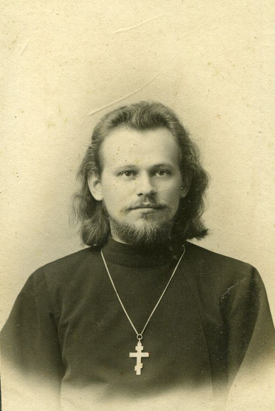 Священник Александр Секундов