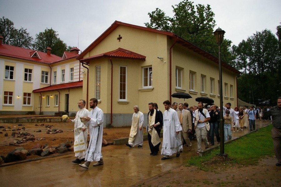 На освящении дома Культурно-просветительского центра «Преображение». 2008 год